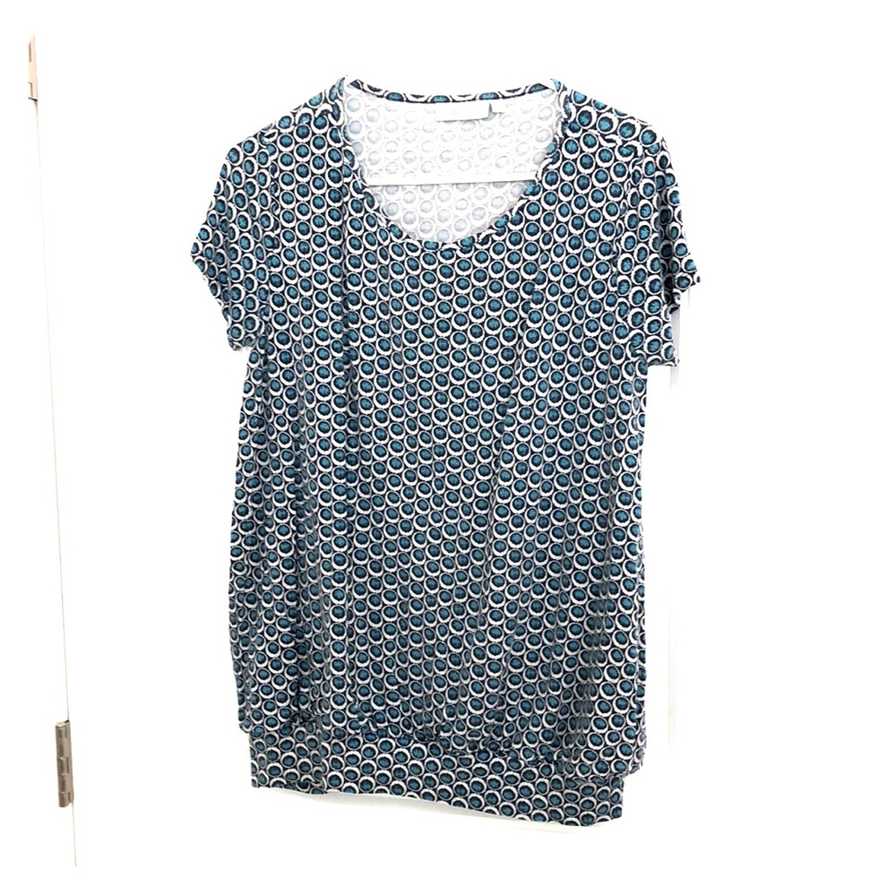 Blue/teal short sleeved nursing top